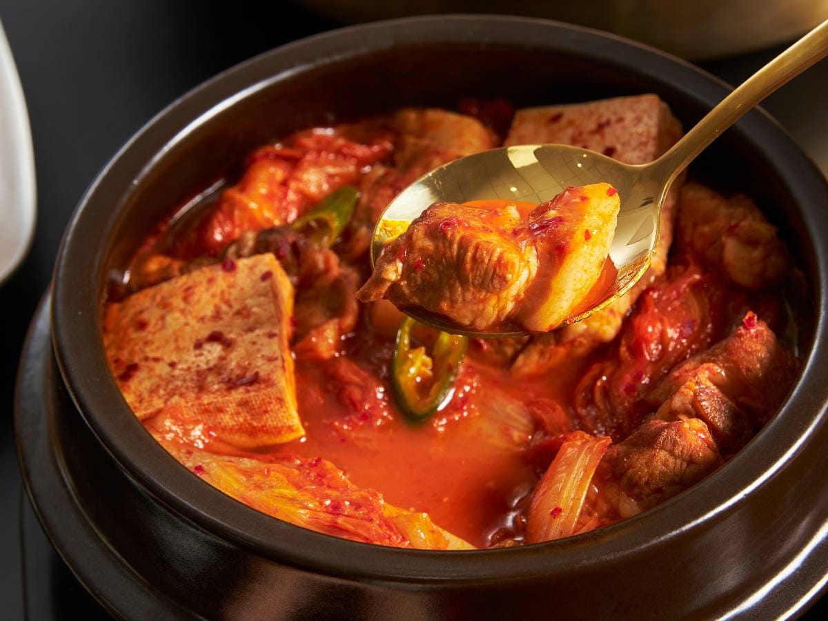propozycja podania Kimchi Jjigae 3