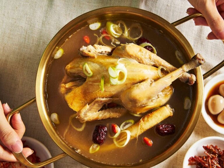 propozycja podania Samgyetang 2