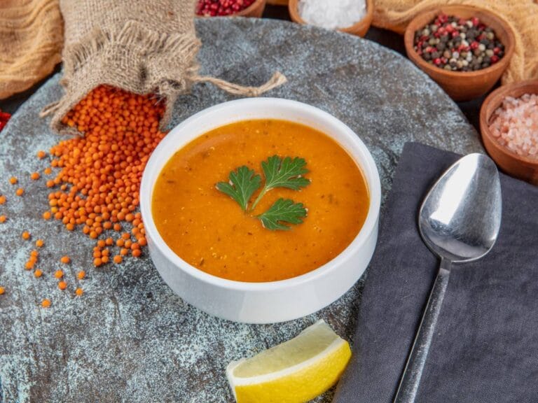 Propozycja podania Tarhana Çorbası 3