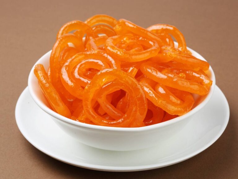 Jak przyrządzić Jalebi (जलेबी), czyli chrupiące, spiralne słodkości w syropie? 6 Propozycje podania Jalebi 1