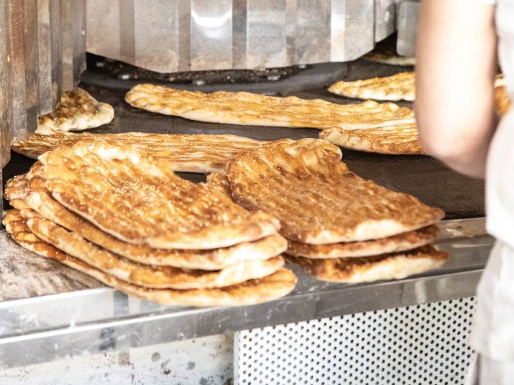 Propozycja podania irańskiego chlebka