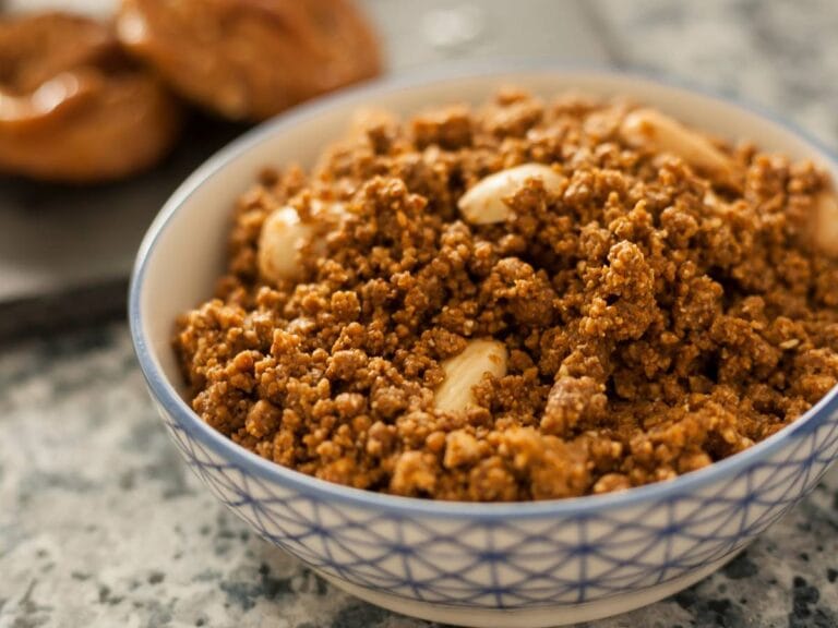 Jak przygotować Sfouf (صفوف), czyli żółte ciasto z kurkumą i anyżem? 2 Propozycja podania Sfouf