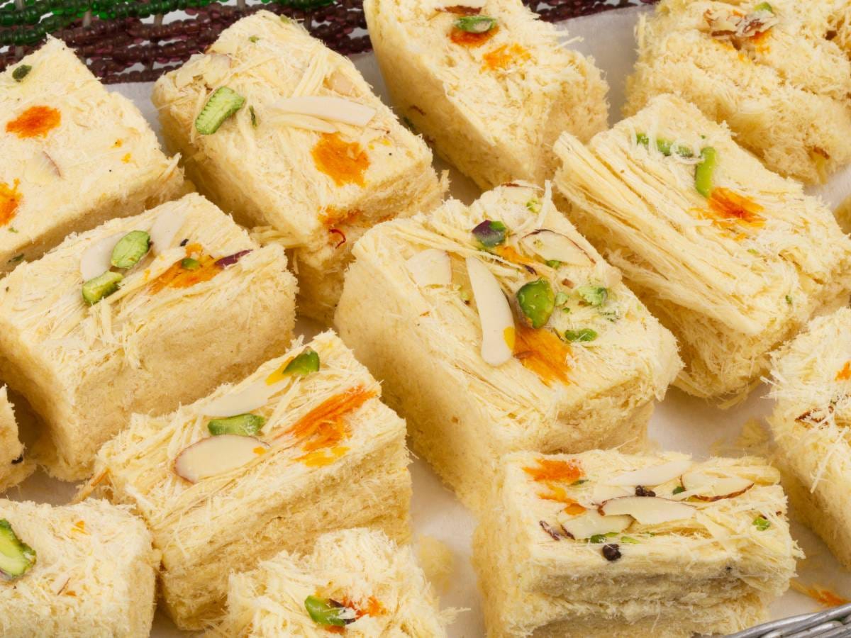 Jak zrobić Sohan (سوهان), czyli kruche ciastka miodowe z szafranem? 1 Ciekawa propozycja podania sohan