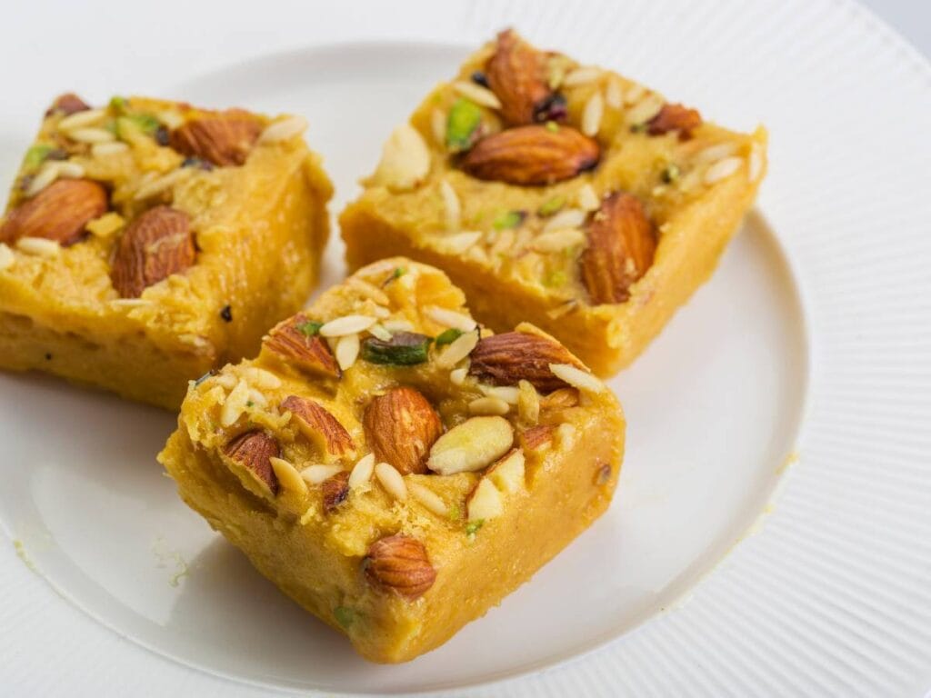 Jak zrobić Sohan (سوهان), czyli kruche ciastka miodowe z szafranem? 3 Interesująca propozycja podania sohan