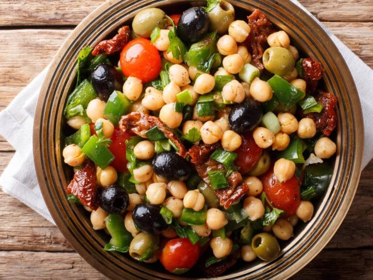 Interesująca propozycja podania sałatki Balela