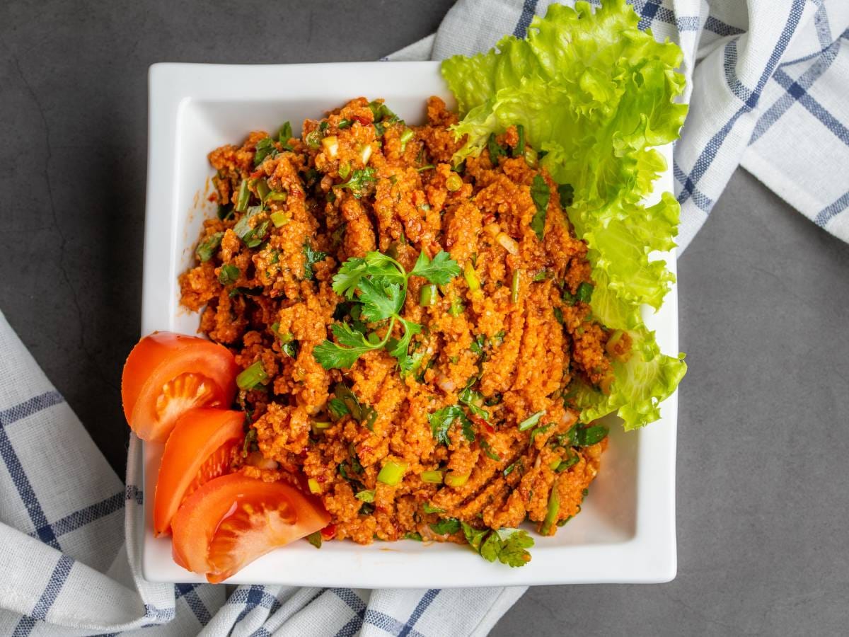 Interesująca propozycja podania sałatki Kisir