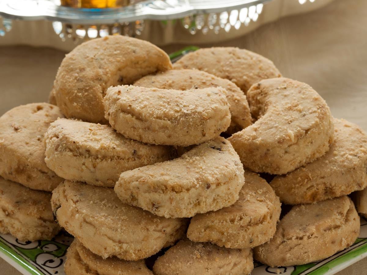 Jak przyrządzić Ghoriba (غريبة), czyli kruche ciasteczka migdałowe? 1 Interesująca propozycja podania Ghoriba